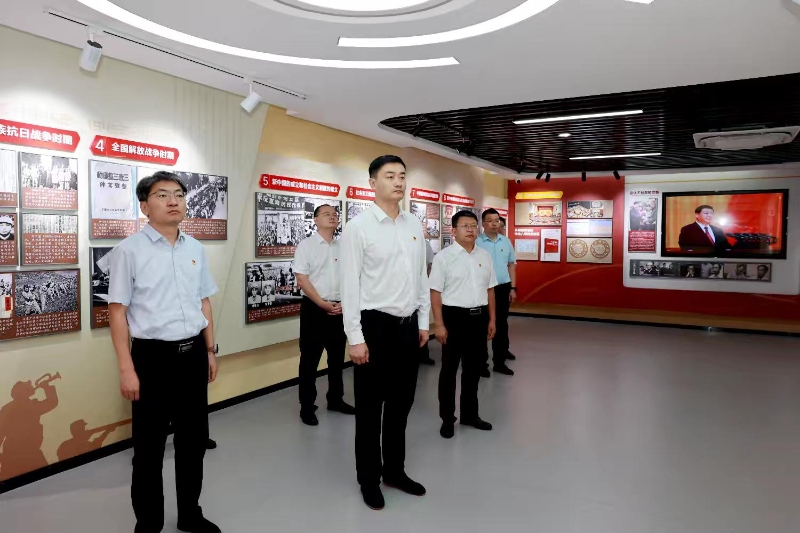 历下区政府办公室党支部开展“以案为鉴知敬畏 廉洁自律守初心”主题党日活动