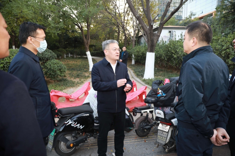 杨福涛调研济南中央商务区及周边非机动车停车秩序整治提升工作
